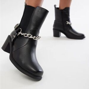 Fashion Nova Black Chain Detail Ankle Booties